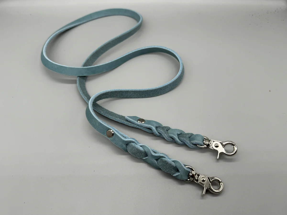Handyleine "Blue Mountain" von LEINENREICH - handgemachte Handykette aus Leder