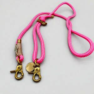Handyleine "Valentina" von LEINENREICH - neon-pink und messing