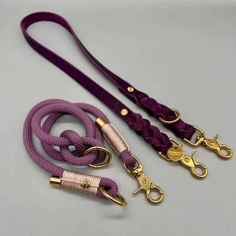 Premium-Wechselleine Ravenna in Aubergine mit Adaptern in Puderrosé und Mauve – Detailansicht 4